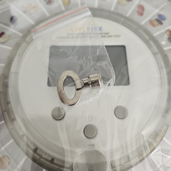 LiveFine Automatic Pill Dispenser 28 days Medication Organizer NIB NEW - Picture 9 of 15